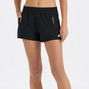 Vuori Dash Short in Black